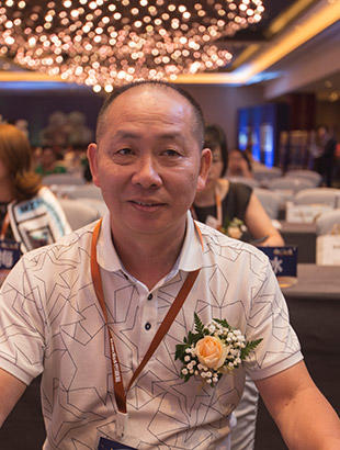 巴迪斯集成吊顶厂家精工人物-郑珍明先生